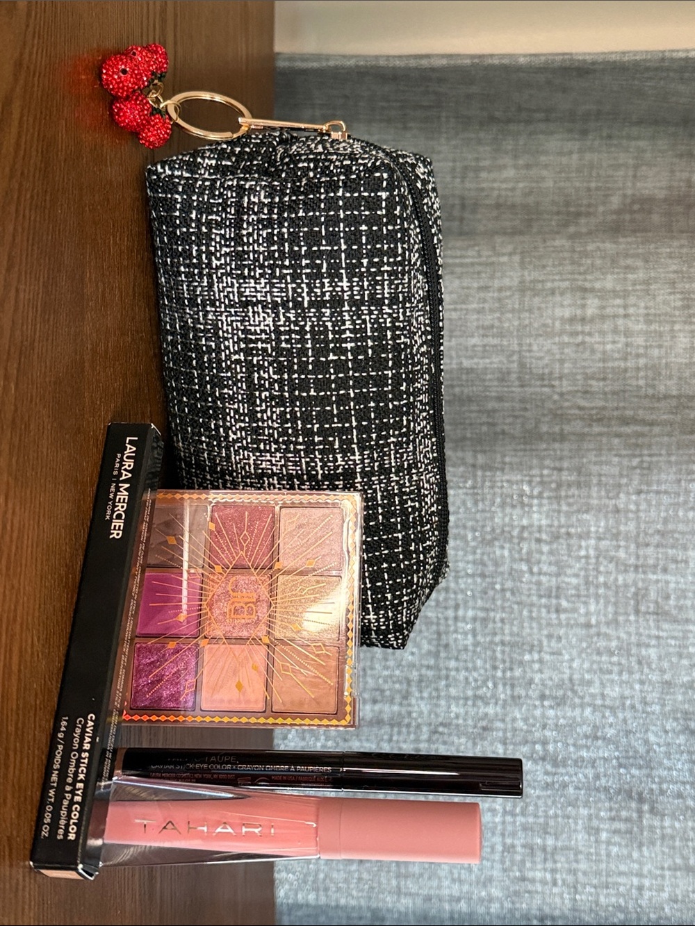 laura mercier Eyeshadow Stick, Eyeshadow Palette Black Tweed Makeup Bag, 🍒 Charm - Picture 7 of 9